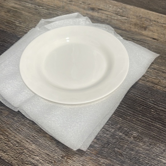 4 porcelain salad plates - Picture 5 of 7